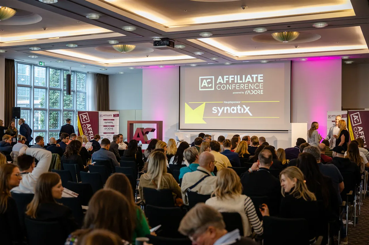 Vortrag vor Publikum bei der Affiliate Conference