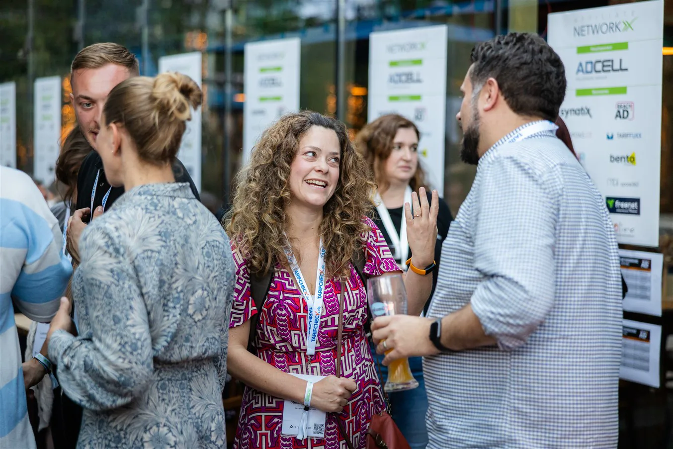 Gäste im Gespräch bei der Affiliate NetworkxX